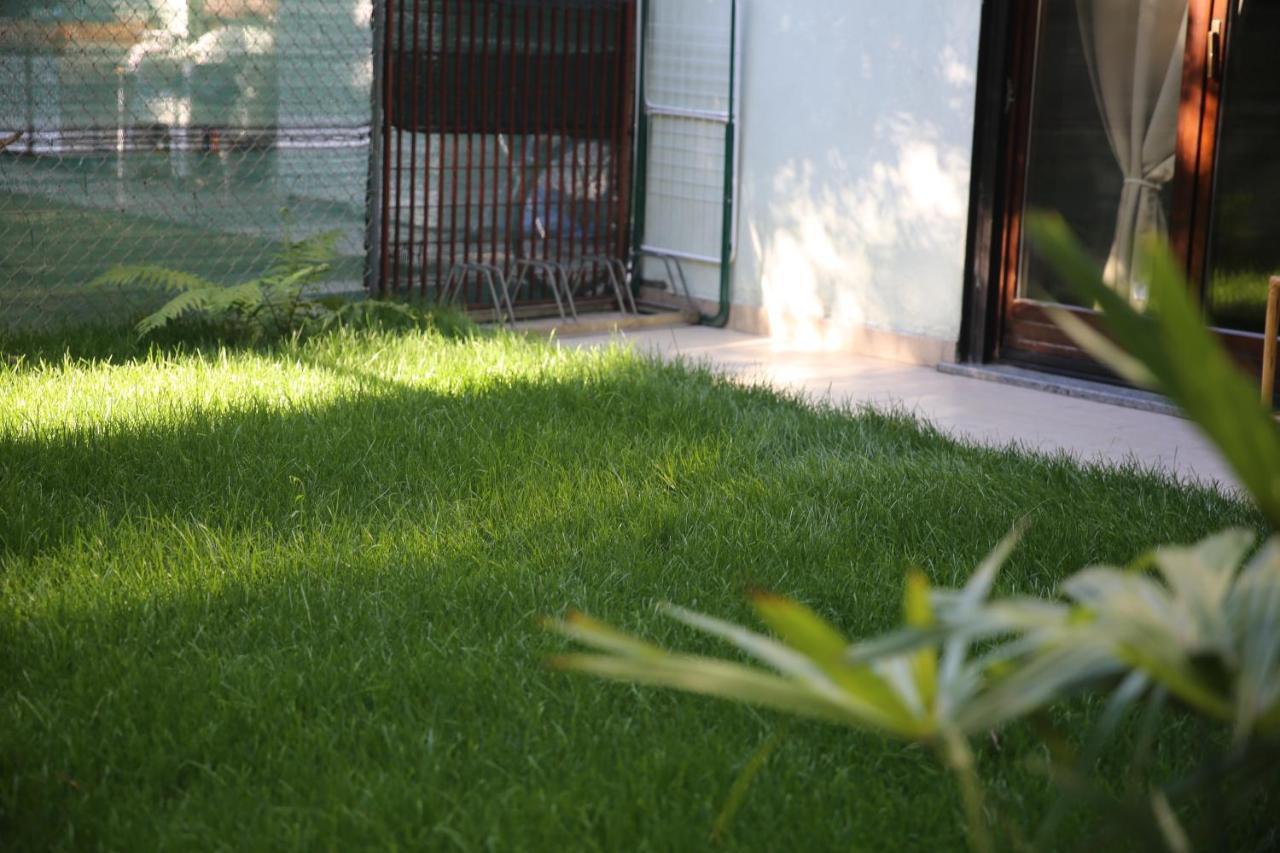 Holiday Residence With Private Garden Экстерьер фото