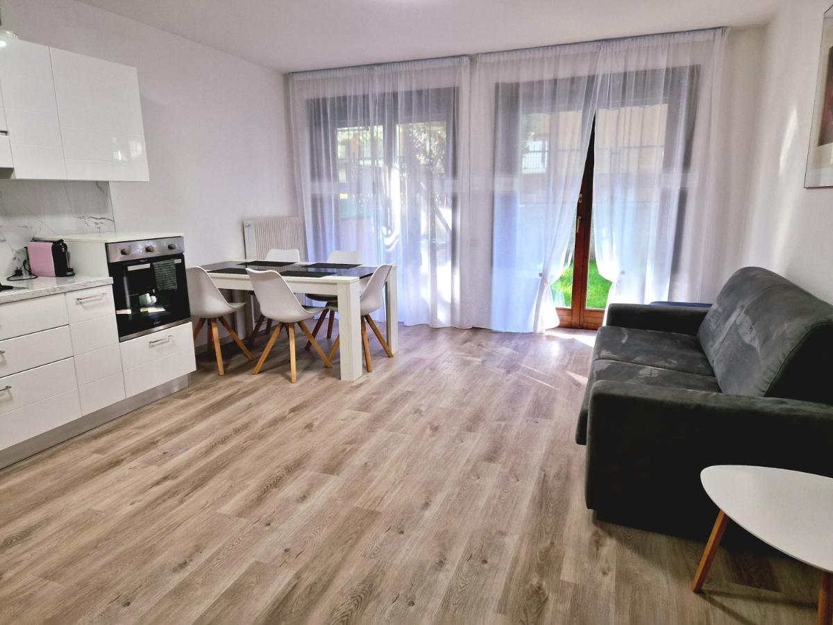 Holiday Residence With Private Garden Экстерьер фото